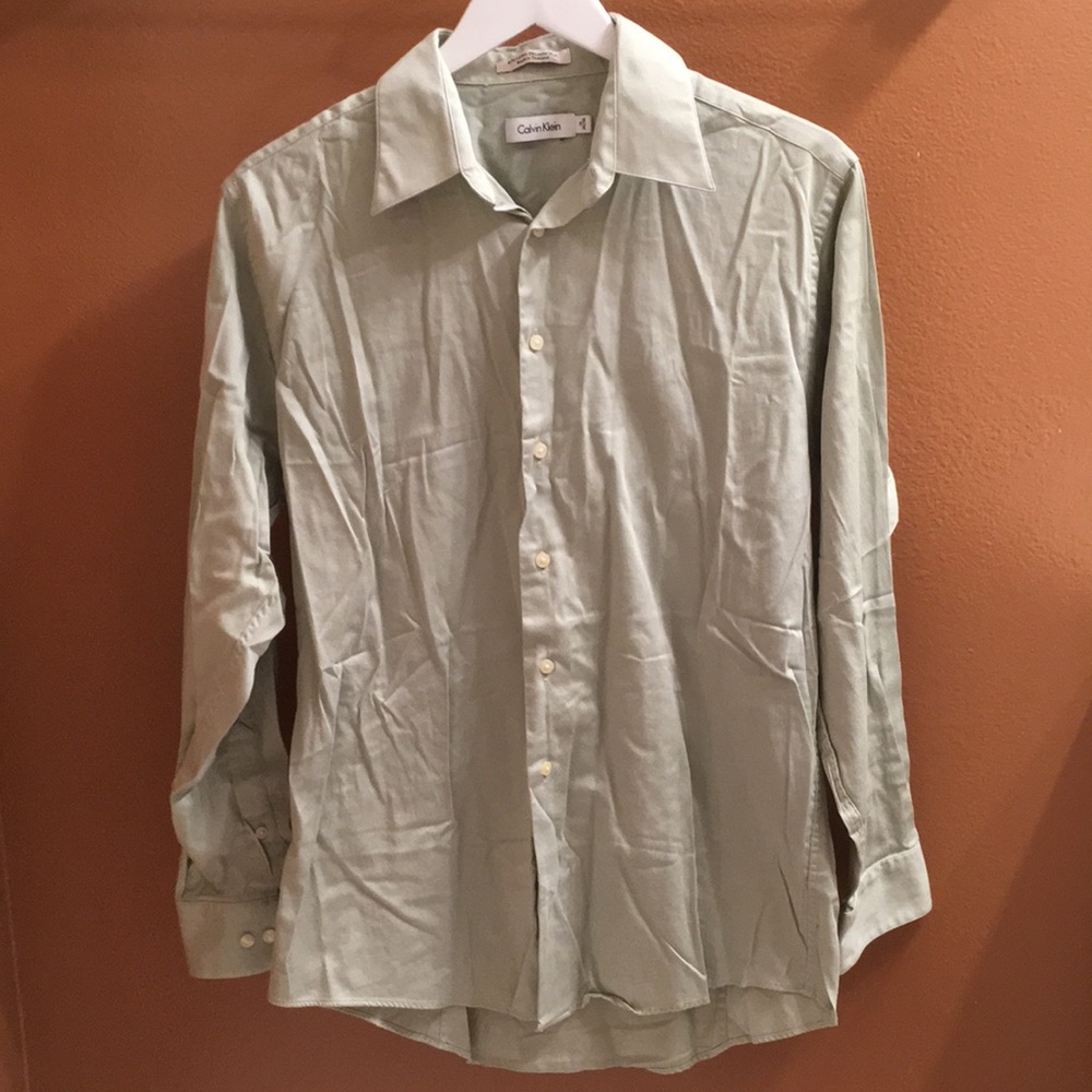 NWOT Men’s Calving Klein Dress Shirt. Sz. Lg